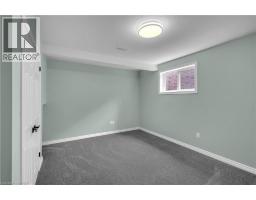 4 DOWDEN Avenue - 32