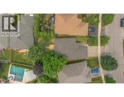 4 DOWDEN Avenue - 47