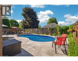 62 VARLEY Crescent - 12