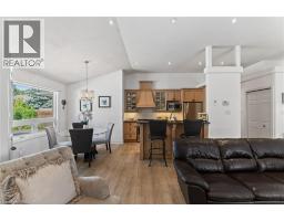 62 VARLEY Crescent - 22