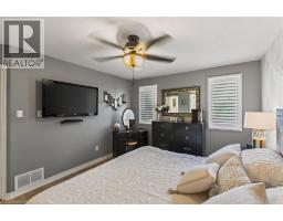 62 VARLEY Crescent - 32