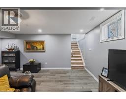 62 VARLEY Crescent - 37
