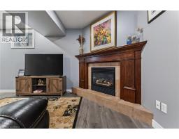 62 VARLEY Crescent - 40