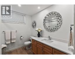 62 VARLEY Crescent - 45