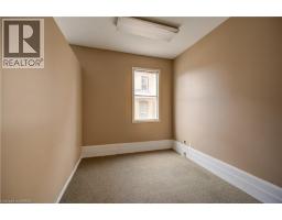 41 WELLINGTON Street - 10
