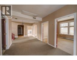 41 WELLINGTON Street - 11