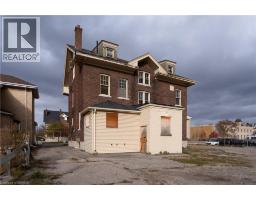 41 WELLINGTON Street - 22