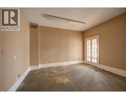 41 WELLINGTON Street - 9