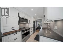 23 FREEMAN Crescent - 10