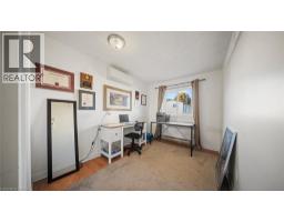 23 FREEMAN Crescent - 19