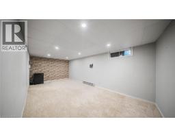 23 FREEMAN Crescent - 23