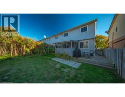 23 FREEMAN Crescent - 32