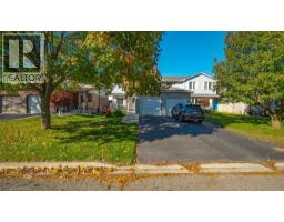 23 FREEMAN Crescent - 33