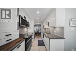23 FREEMAN Crescent - 9