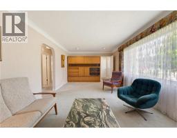22 DUNSDON Street - 9