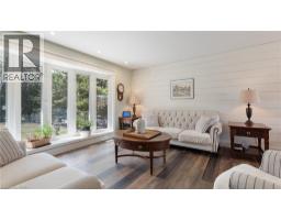 761 LYNDEN Road - 12