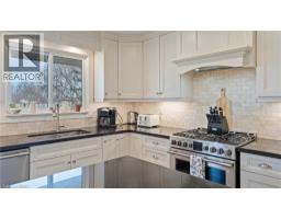 761 LYNDEN Road - 18
