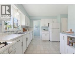65 LYNDHURST Avenue - 11
