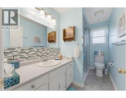 65 LYNDHURST Avenue - 17