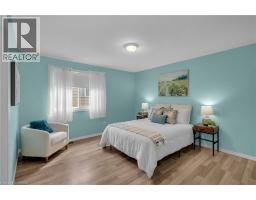 34 MAICH Crescent - 17