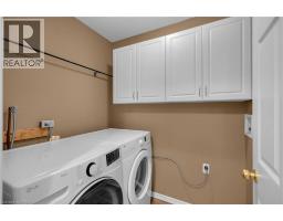 34 MAICH Crescent - 23