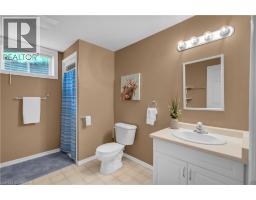 34 MAICH Crescent - 32