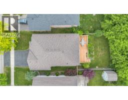 34 MAICH Crescent - 43