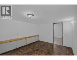 39 SANDERSON Street - 30