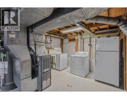 39 SANDERSON Street - 32