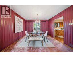 22 COLONIAL Crescent - 11