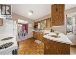 22 COLONIAL Crescent - 15