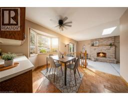 22 COLONIAL Crescent - 17