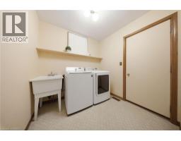22 COLONIAL Crescent - 24