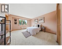 22 COLONIAL Crescent - 26