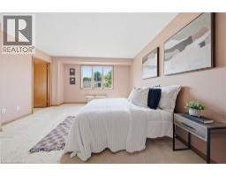 22 COLONIAL Crescent - 27