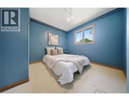 22 COLONIAL Crescent - 29