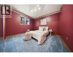 22 COLONIAL Crescent - 31