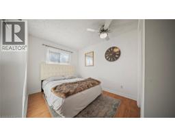 23 FREEMAN Crescent - 14