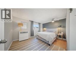23 FREEMAN Crescent - 16