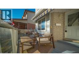 23 FREEMAN Crescent - 2