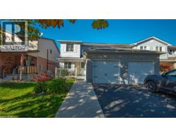 23 FREEMAN Crescent - 30
