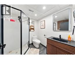 28 RIVERVIEW Terrace - 32