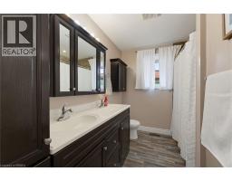546 GLEN MORRIS Road E - 19