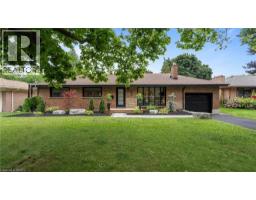 25 SENECA Crescent - 1