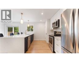 25 SENECA Crescent - 10