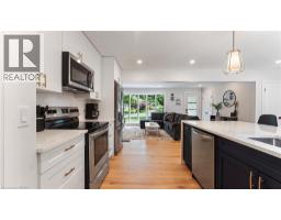25 SENECA Crescent - 11