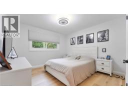 25 SENECA Crescent - 15
