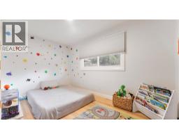 25 SENECA Crescent - 17