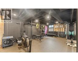 25 SENECA Crescent - 22