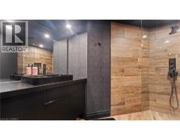25 SENECA Crescent - 24
